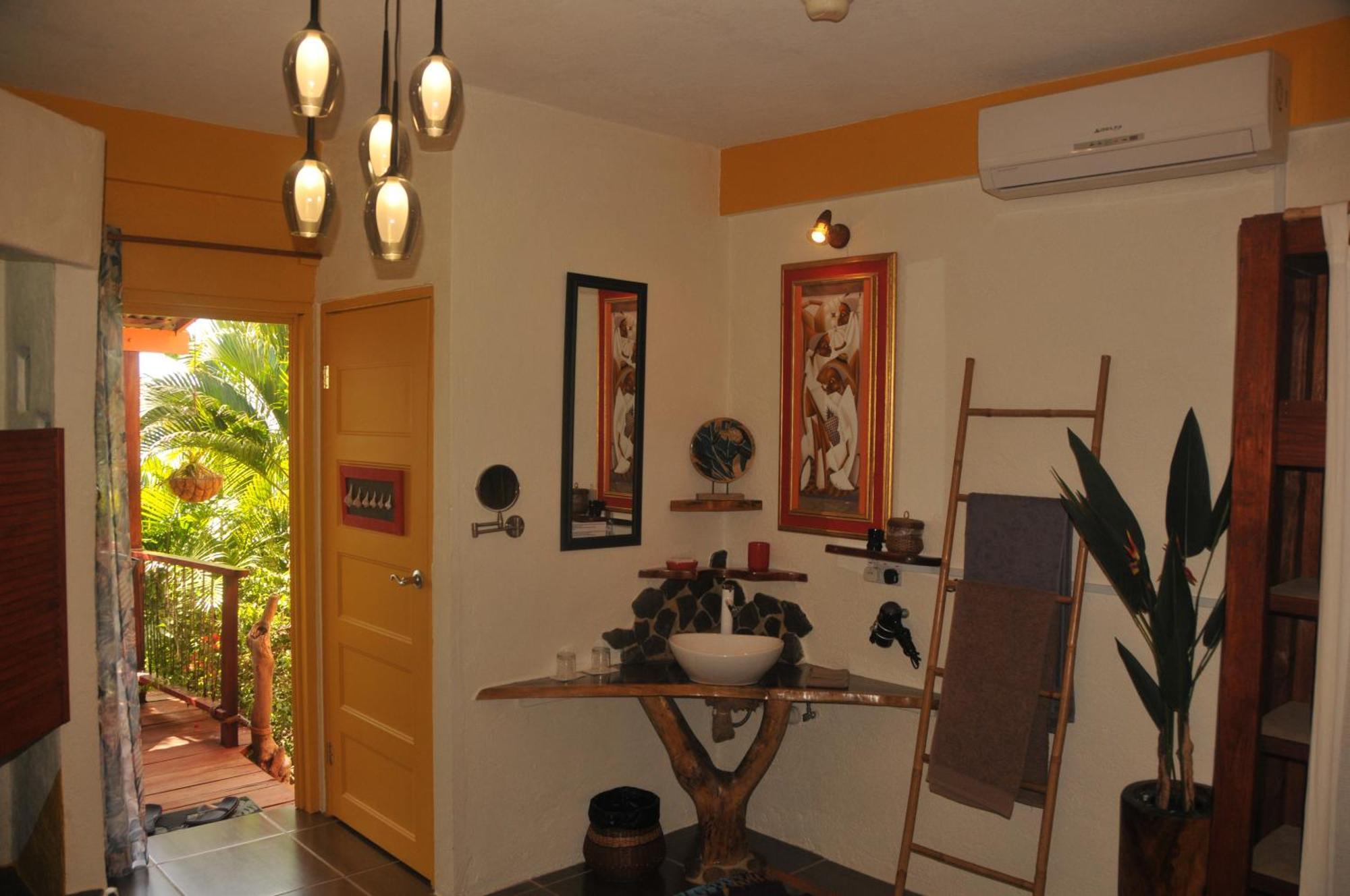 Mango Island Lodges Saint Joseph Dış mekan fotoğraf